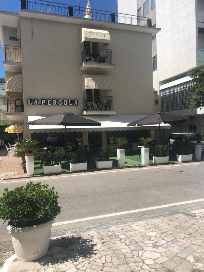 Hotel La Pergola Беллария-Иджеа-Марина Экстерьер фото